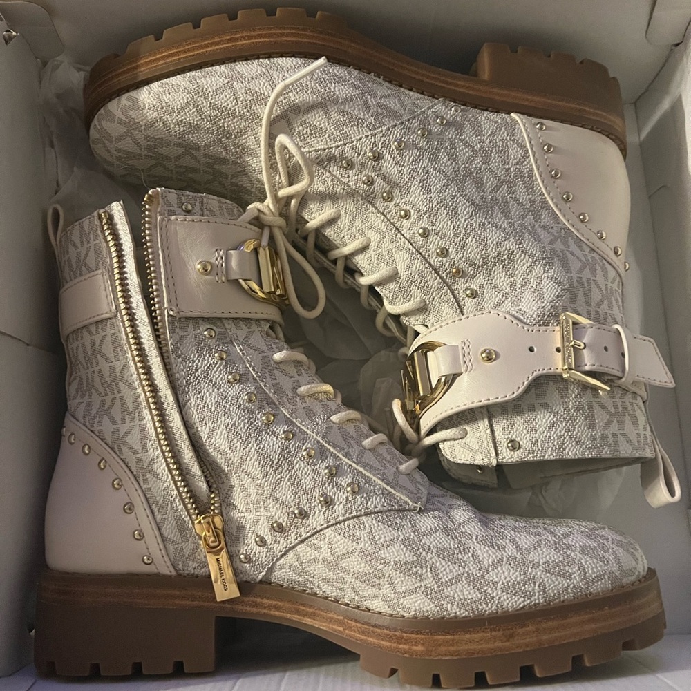 Michael Kors ankle boots perfect for spring or any occasion 💐💐💐💐